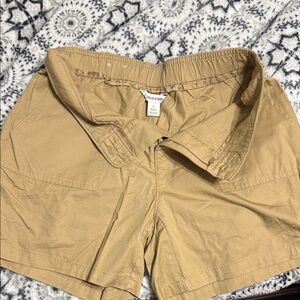 Calvin Klein Women's Cargo Shorts in Tan